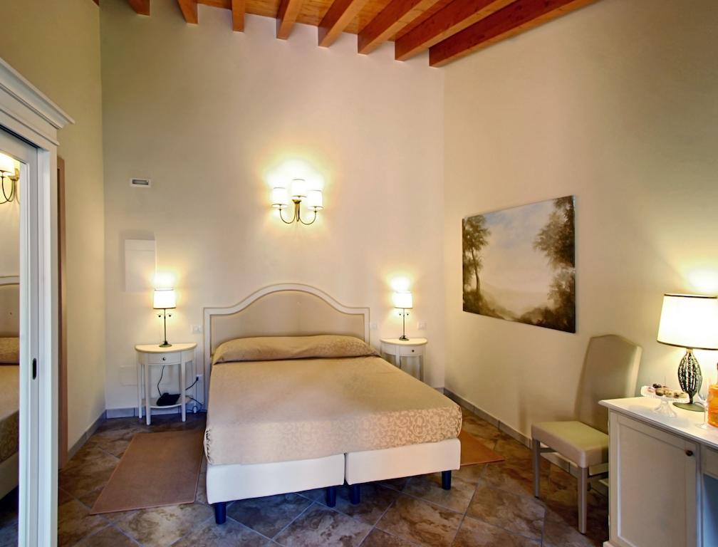 Hotel Villa Borghesi Corte dei Cortesi Room photo